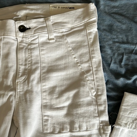 $90 - WHITE Rag and Bone / Jean skinny - folded unfinished cuff - Picture 9 of 11